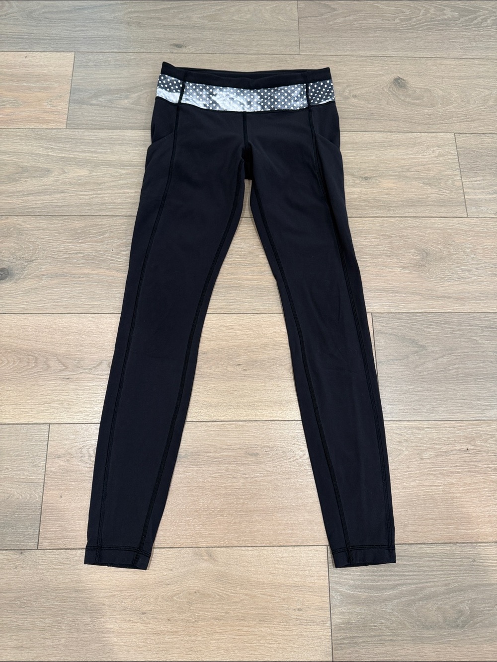 FLAWED LULULEMON Black Polkadot Waist Speed Tight Pocket Active Leggings Size 6